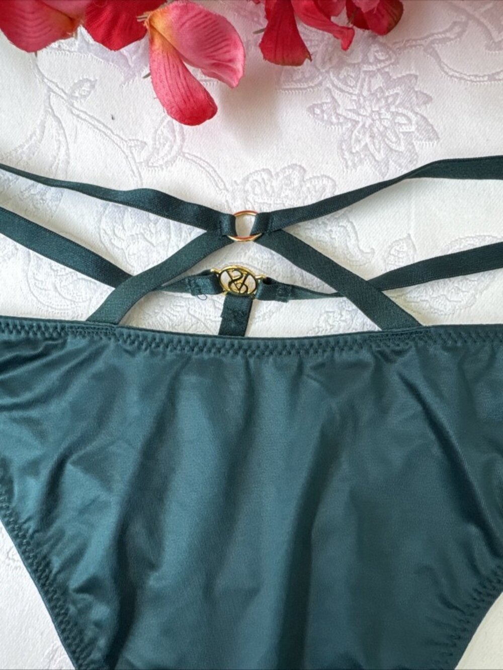 VICTORIA'S SECRET L GREEN GOLD CHARM VERY SEXY STRAPPY SILKY STRING PANTIES NWT - Picture 3 of 8